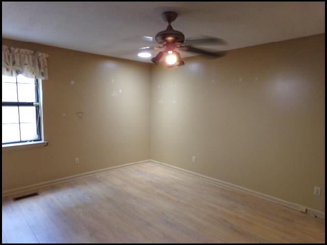 Building Photo - 14 Woodlore Cir