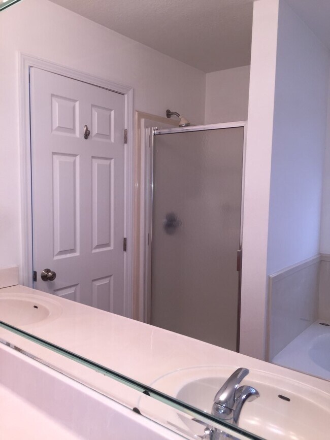 Building Photo - Biloxi 3 Bedroom