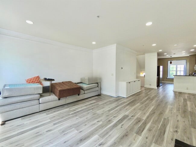 Building Photo - 49 Mallard Pl