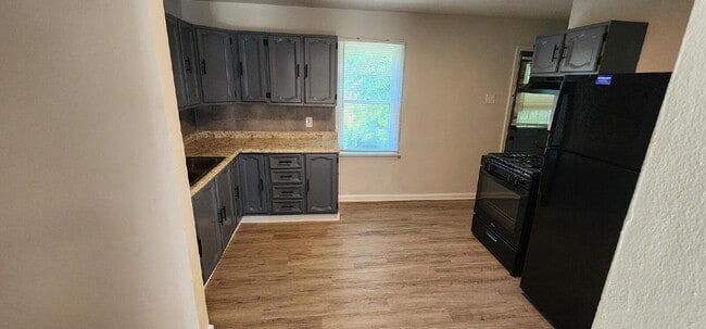 Building Photo - Updated Ferguson Home with Finished Basement & Fenced Yard