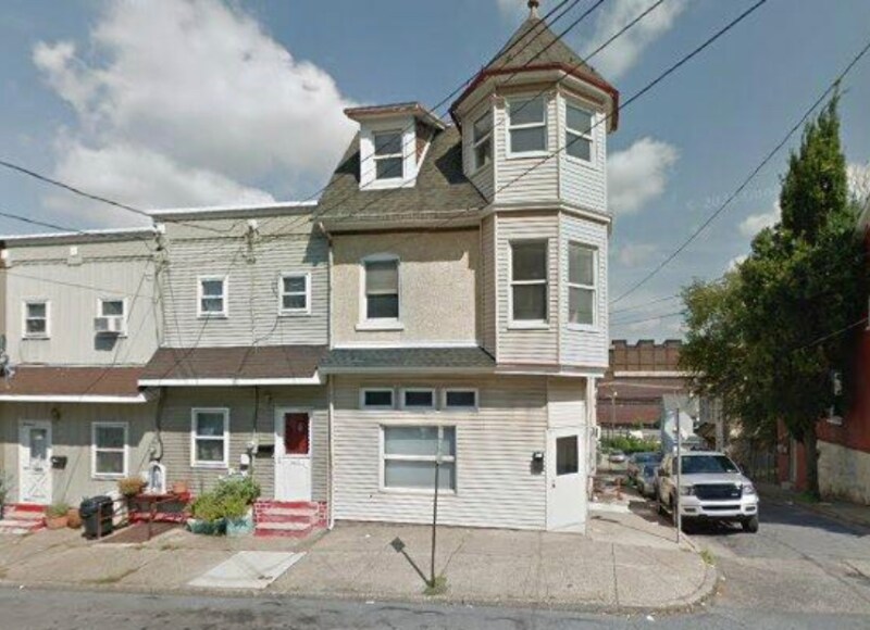 Building Photo - 1137 E 3rd St