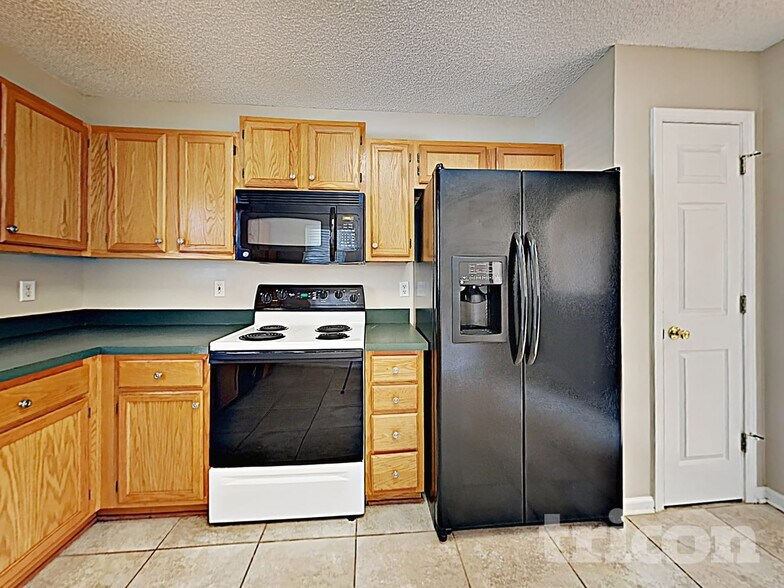 Building Photo - 4303 Hanging Moss Dr