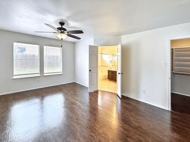 Building Photo - Beautiful 3-Bedroom Home: Comfort, Conveni...