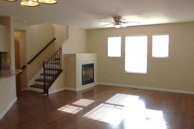 Building Photo - Stunning 3 BR/3 BA in Stockbridge At Meridian Community!