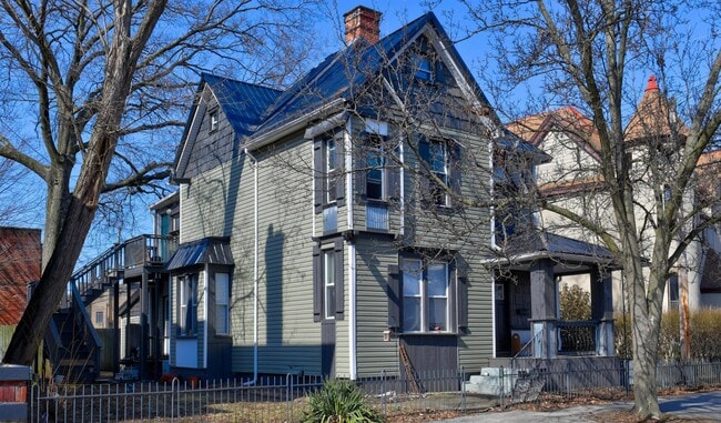 Building Photo - 47 S Monroe Ave