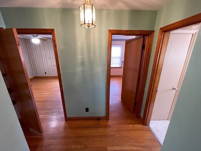Building Photo - Cute Rental House in Shelbyville