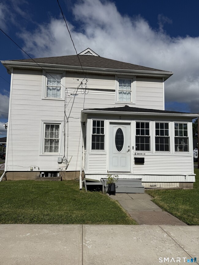 Building Photo - 3 Goshen St