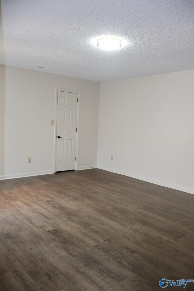Building Photo - 6864 Steeplechase Dr NW