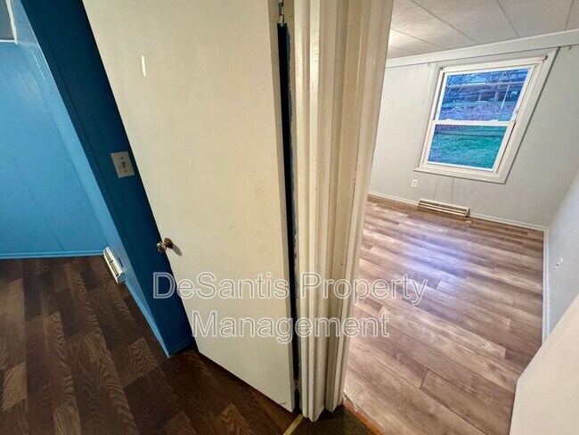 Building Photo - 474 Spang Ave