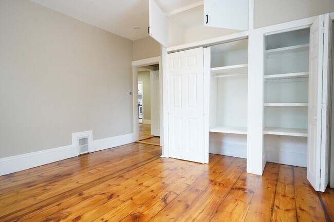 Building Photo - 139 Timson St