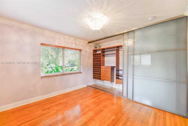 Building Photo - 911 Mariana Ave