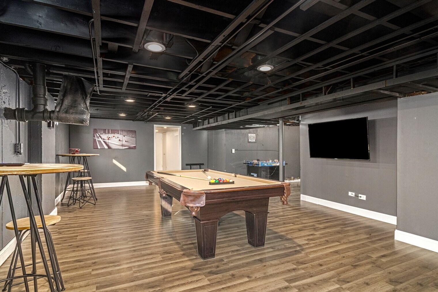 Building Photo - 1555 Orchard Rd