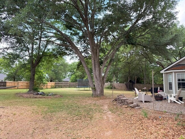 Building Photo - 1290 Monterey Dr