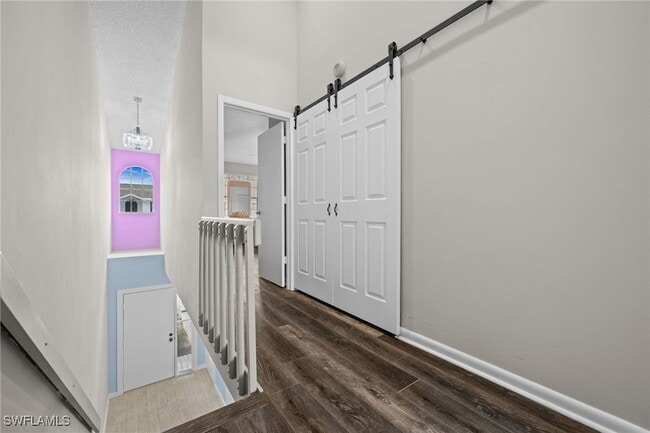 Building Photo - 833 Meadowland Dr