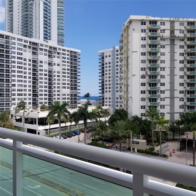 Building Photo - 3000 S Ocean Dr