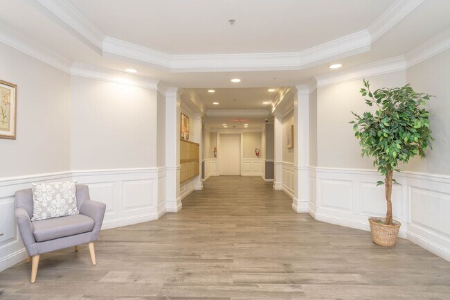 Building Photo - 2 Bed 2 Bath Condo in Westbriar Condominiums