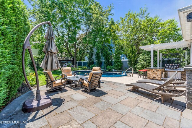 Building Photo - 609 15th Ave