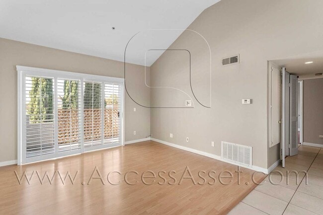 Building Photo - Fullerton Condo Near CSUF + Easy Freeway Access