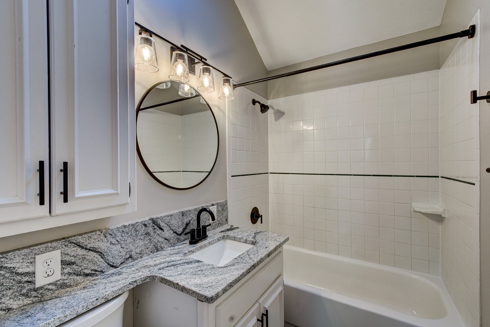 Building Photo - 5210 Rees St