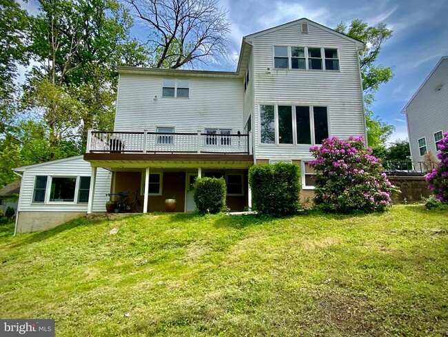 Building Photo - 99 Ivy Ave