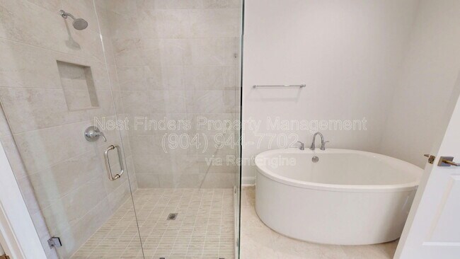 Building Photo - 156 Latham Dr