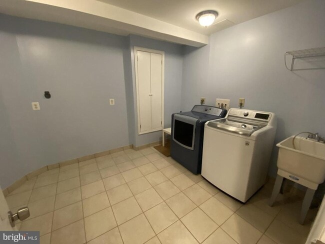 Building Photo - 10703 Mist Haven Terrace