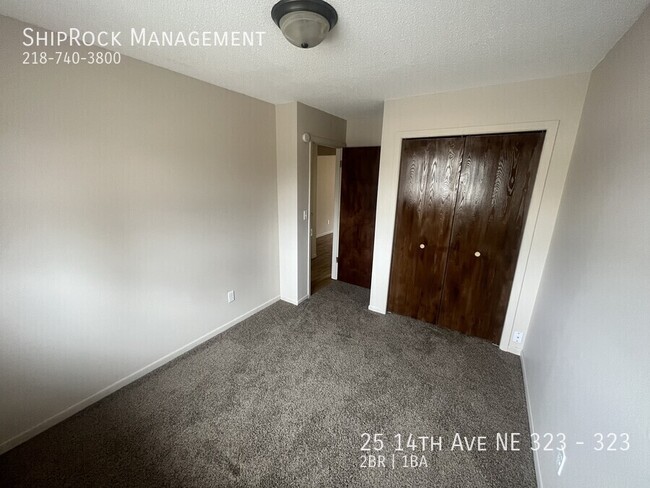Building Photo - 25 14th Ave NE