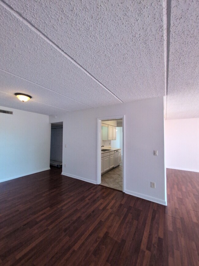 Building Photo - 3401 Townsend Blvd