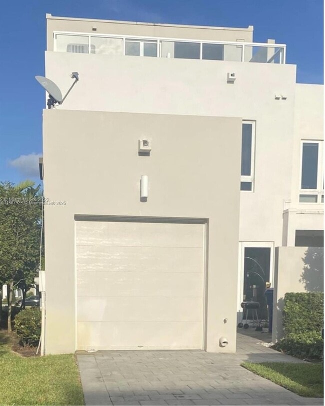 Building Photo - 6320 NW 104th Path