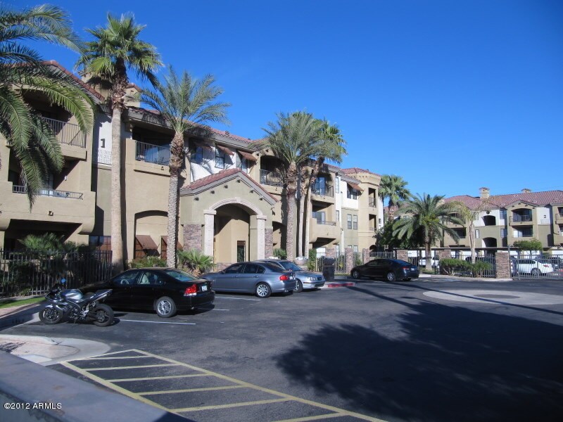 Building Photo - 5302 E Van Buren St