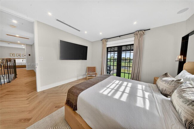 Building Photo - 4312 NE 22nd Ave