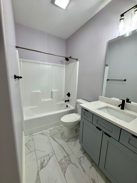 Building Photo - 3082 Charissas Plz