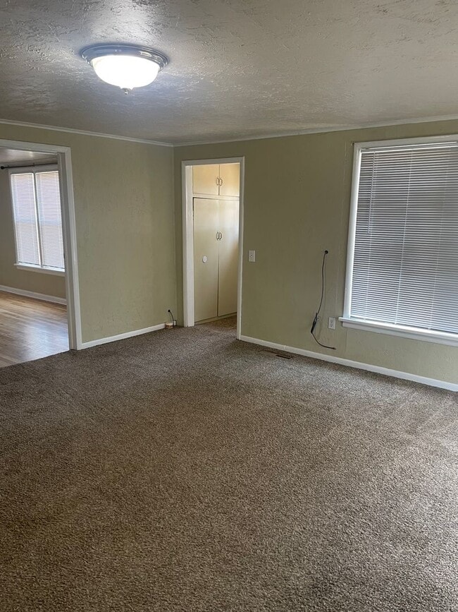 Building Photo - Enjoy Quiet Living in Melba!
