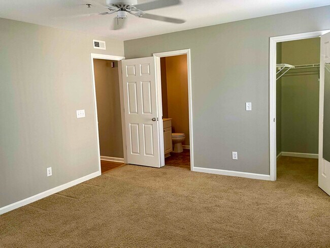 Building Photo - 621 Mill Pond Ct