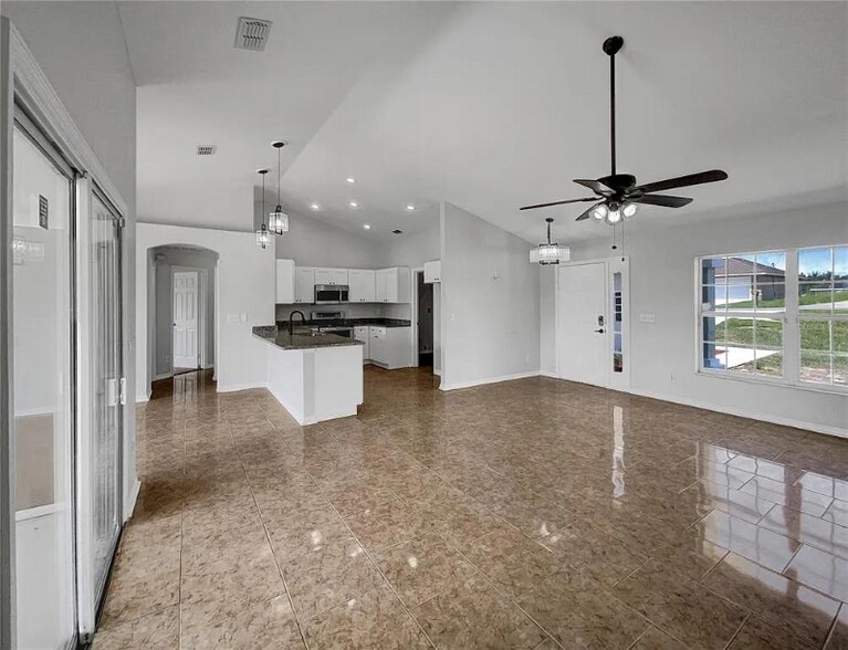 Building Photo - 9 juniper traI Ln