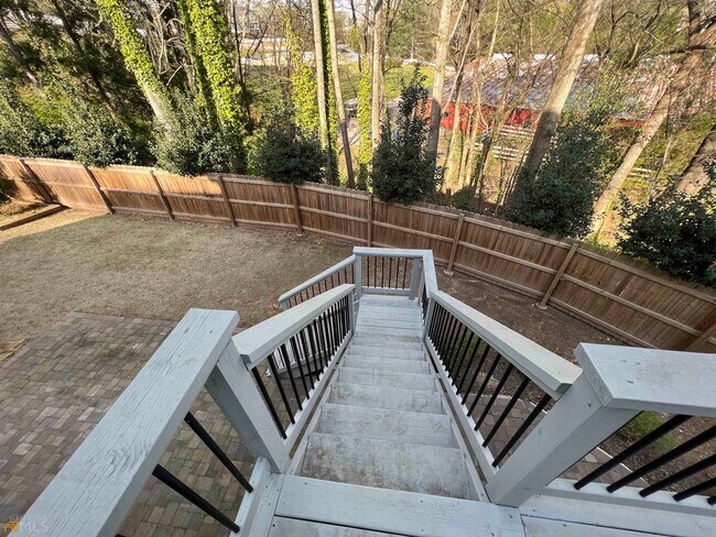 Building Photo - 10575 Aviary Dr