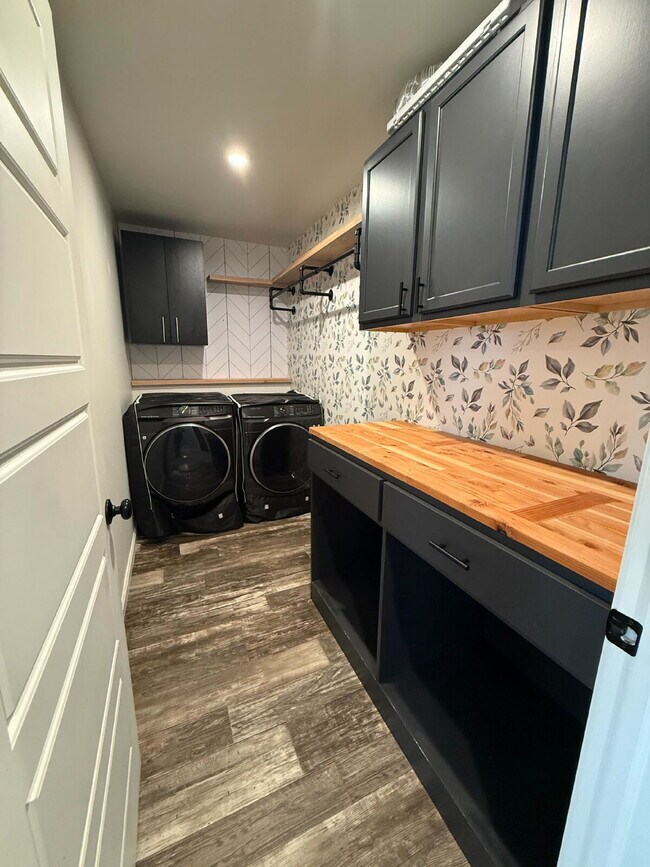 Building Photo - Spacious 4-Bedroom Home with 3 Full Baths in Swartz Creek