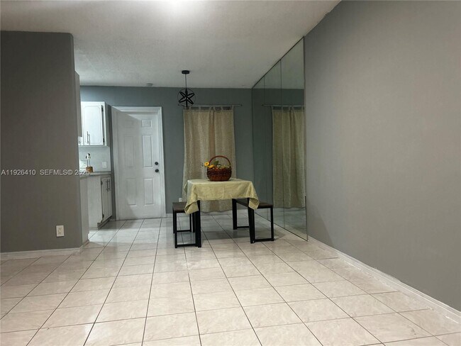 Building Photo - 2641 Polk St