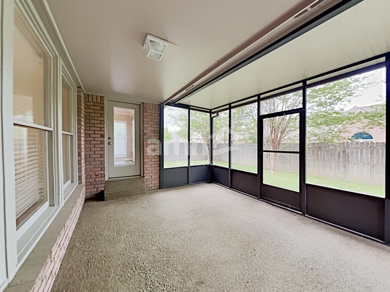 Building Photo - 1226 Sweetie Dr