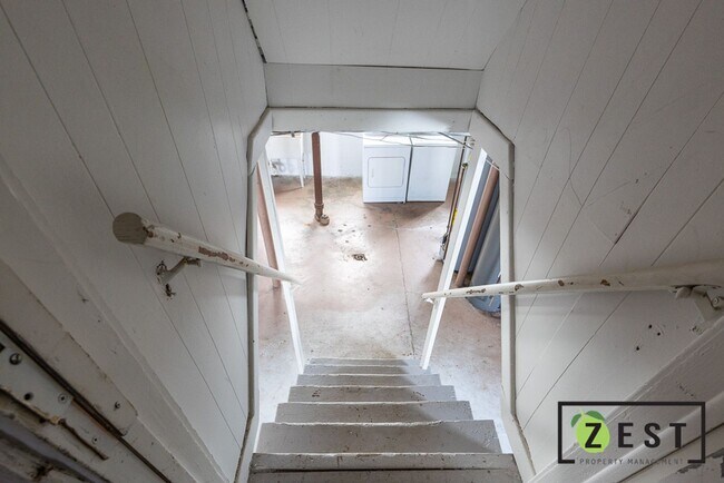 Building Photo - 90 Catherine St