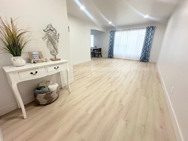 Building Photo - 1250 E Ocean Blvd