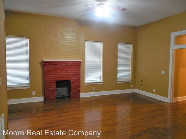 Building Photo - 2 br, 1.5 bath House - 603A N. 6th St.
