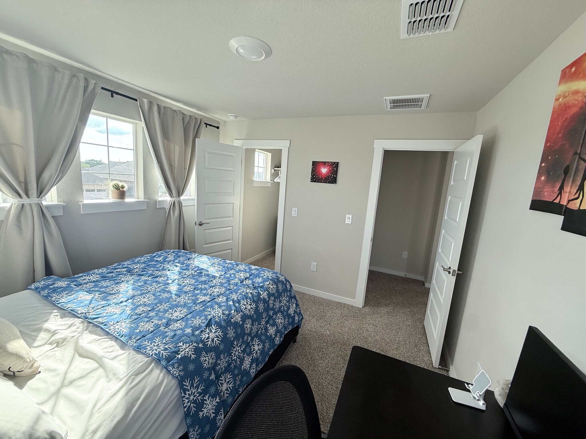 Building Photo - 2024 Wilsons Warbler Dr