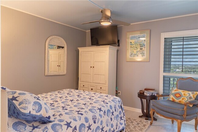 Building Photo - 4141 Ocean Dr