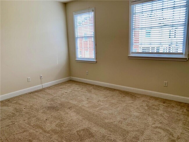 Building Photo - 1303 Creekside Pl SE