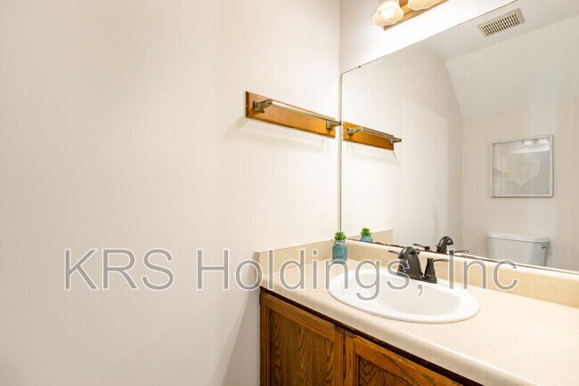 Building Photo - 2519 Hitchcock Dr