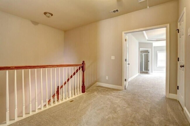 Building Photo - 12820 Doe Dr
