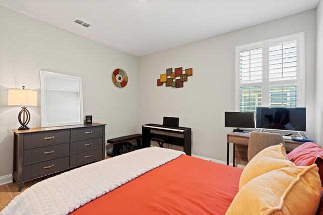 Building Photo - 97 Thistleton Wy