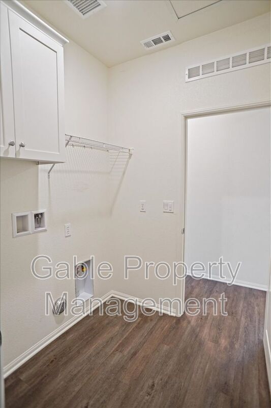 Building Photo - 4314 W Ave J 1