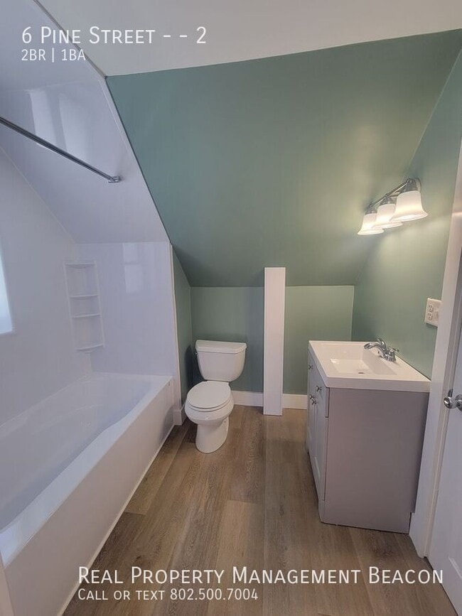 Building Photo - 6 Pine St